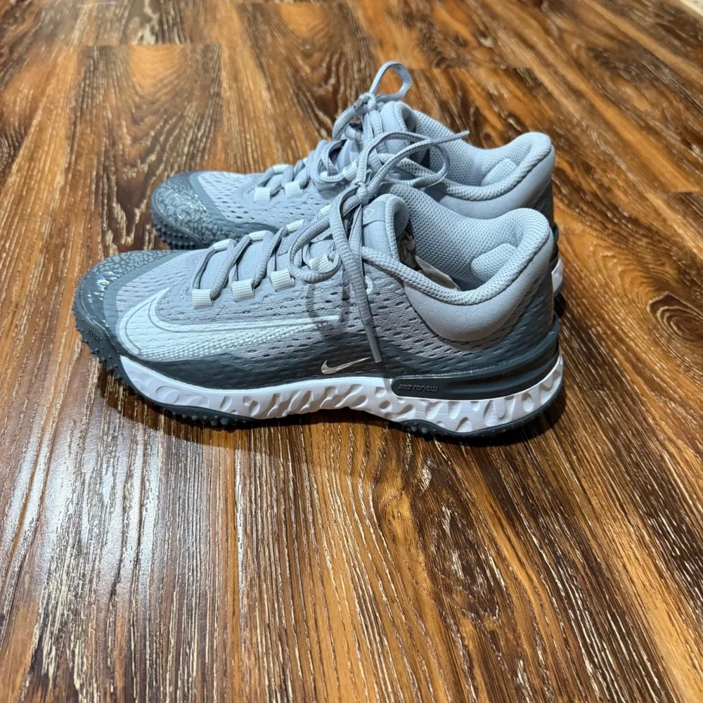 NEW Nike 4.5Y Alpha Huarache Elite 4 Turf Baseball Shoes Grey White DJ6523-010